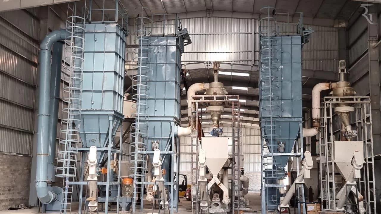 Powdering mills in the Bhuj-Kutch kaolin processing line