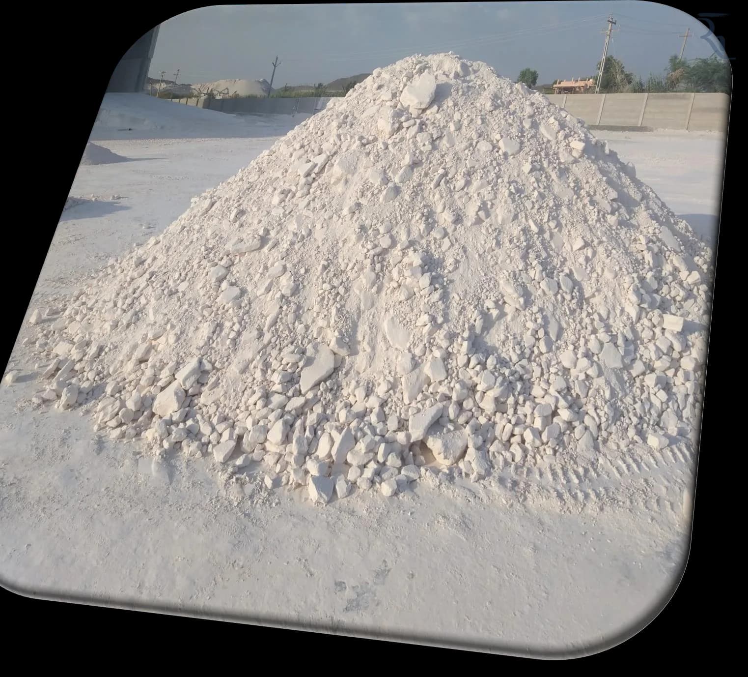 Dried kaolin cakes after filtration and drying